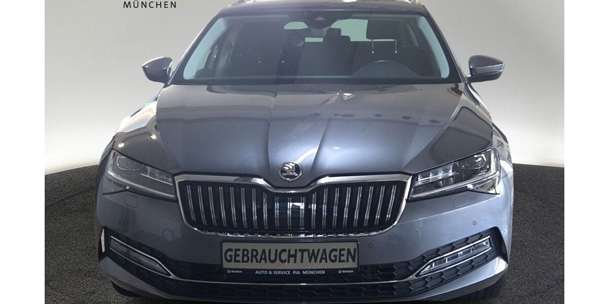 Skoda Superb 31.000 km 29.960 &euro; München 80935