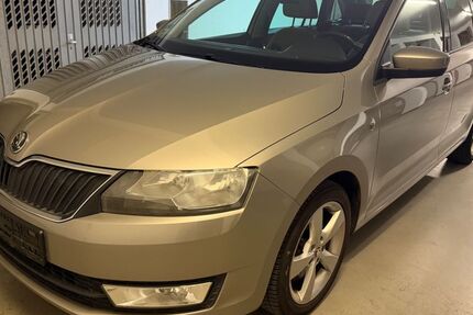 Skoda Rapid 156.000 km 5.500 &euro; München 81541
