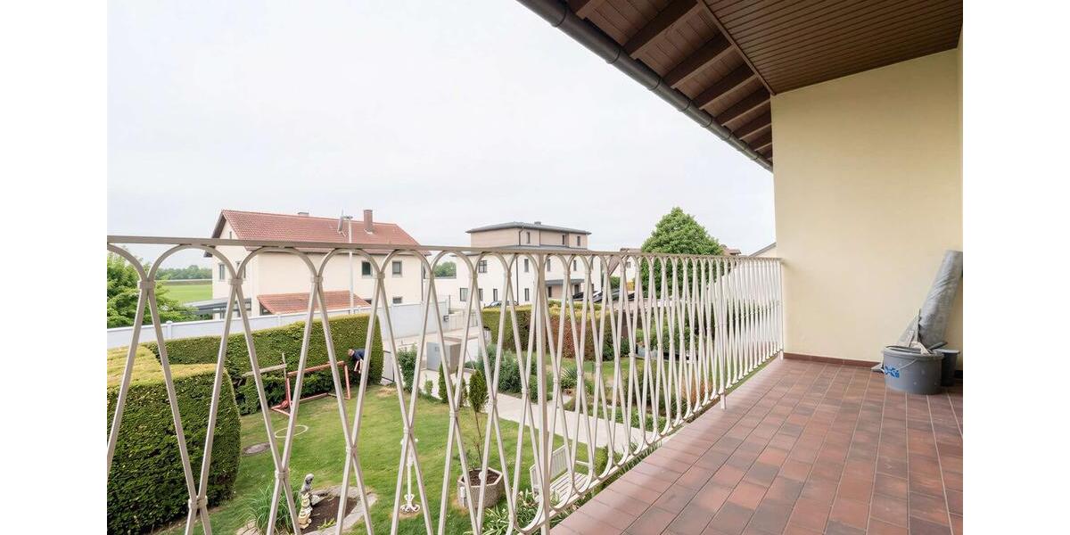 Etagenwohnung Pliening - 3 Zimmer, 92 m&sup2;, 1.490&euro; | Angebot:26619258