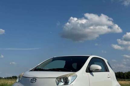 Toyota iQ
