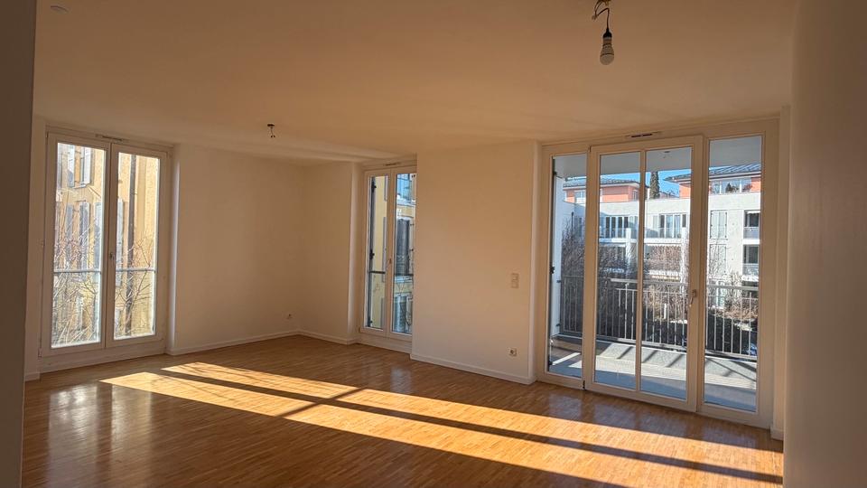 4 Zi. Whg. Alt-Riem-1.OG-XXL Keller-Stellplatz-Ohne Provision 4 zimmer