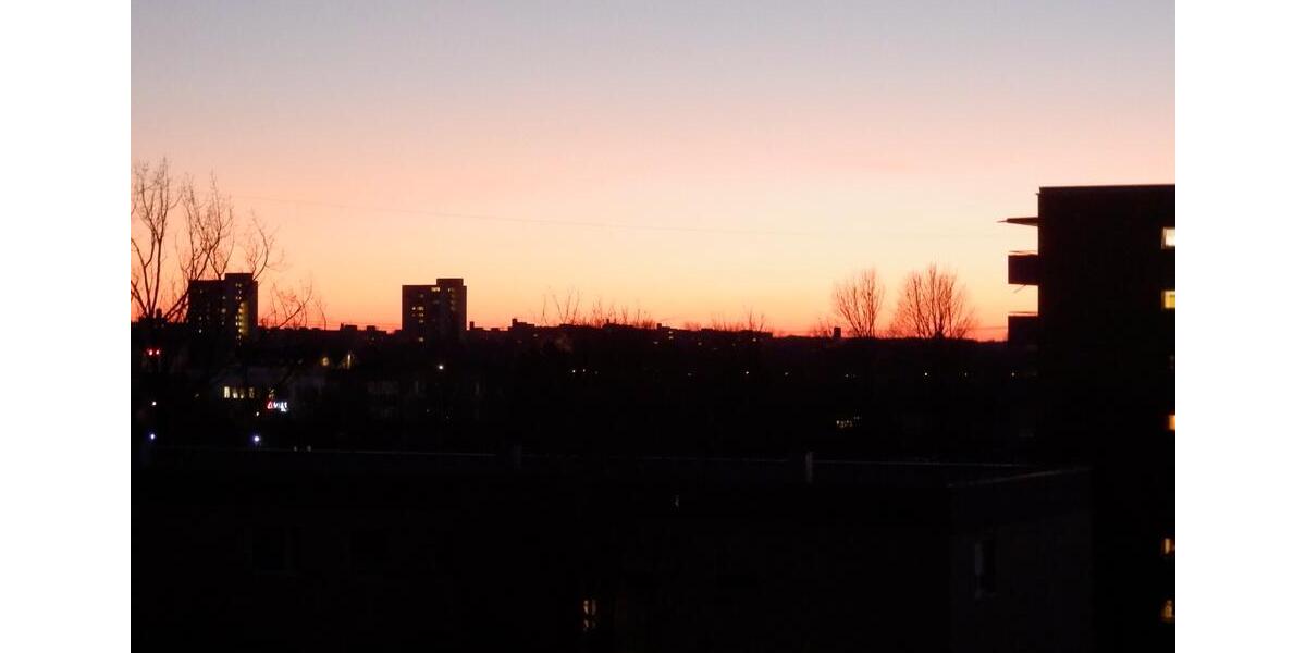 Helle schöne 2 Zim. Wohnung mit großem Balkon in Top Lage zu verk 1 zimmer