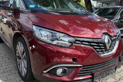 Renault Scenic 122.000 km 6.445 € München 81243