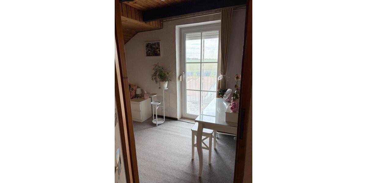 Dachgeschoßwohnung Hebertshausen - 2 Zimmer, 75 m&sup2;, 950&euro; | Angebot:26664847