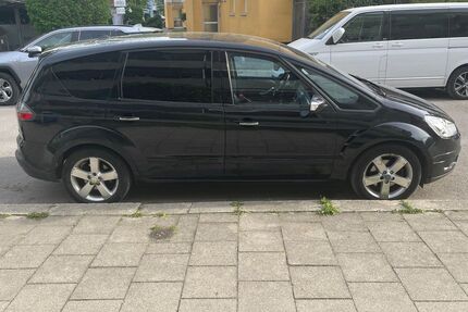 Ford S-Max 252.000 km 3.500 &euro; München 81539