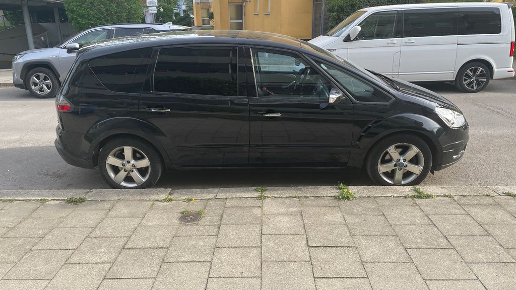 Ford S-Max 252.000 km 3.500 &euro; München 81539