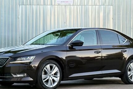 Skoda Superb 99.800 km 14.990 &euro; München 81243