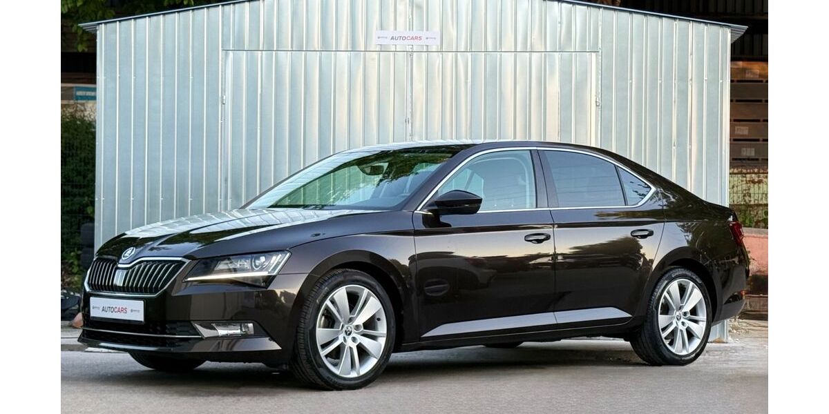 Skoda Superb 99.800 km 14.990 &euro; München 81243