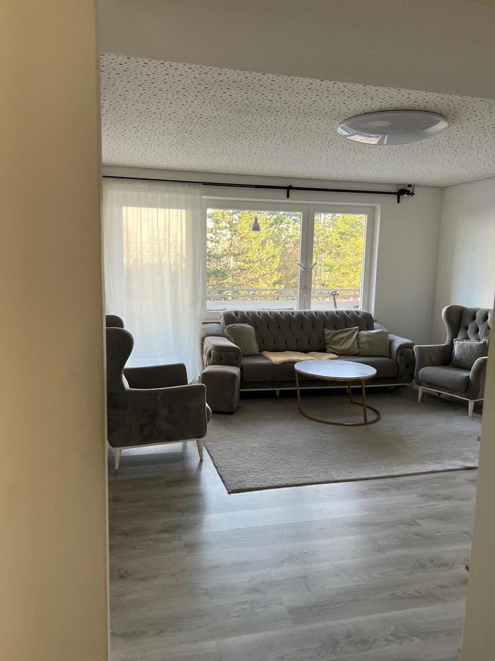 Moderne 2 Zimmer Wohnung + Tiefgarage, Loggia & Wellnessbereich