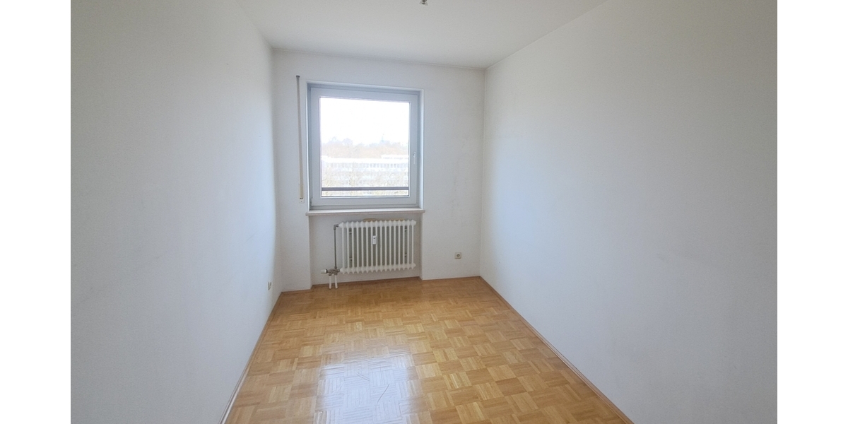 Helle 3-Zimmer-Wohnung in der obersten Etage in Neuhausen am Olympiapark-Süd - Etagenwohnung München Moosach | Angebot:25918911