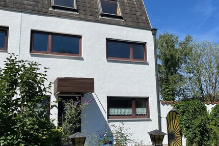 Reihenendhaus mit Potenzial in guter Lage von Gröbenzell mit Terrasse u. großem Garten sucht Familie 4 zimmer
