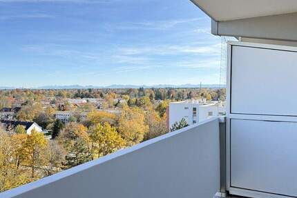 Frisch renoviertes Apartment mit Panoramablick über München 1 zimmer