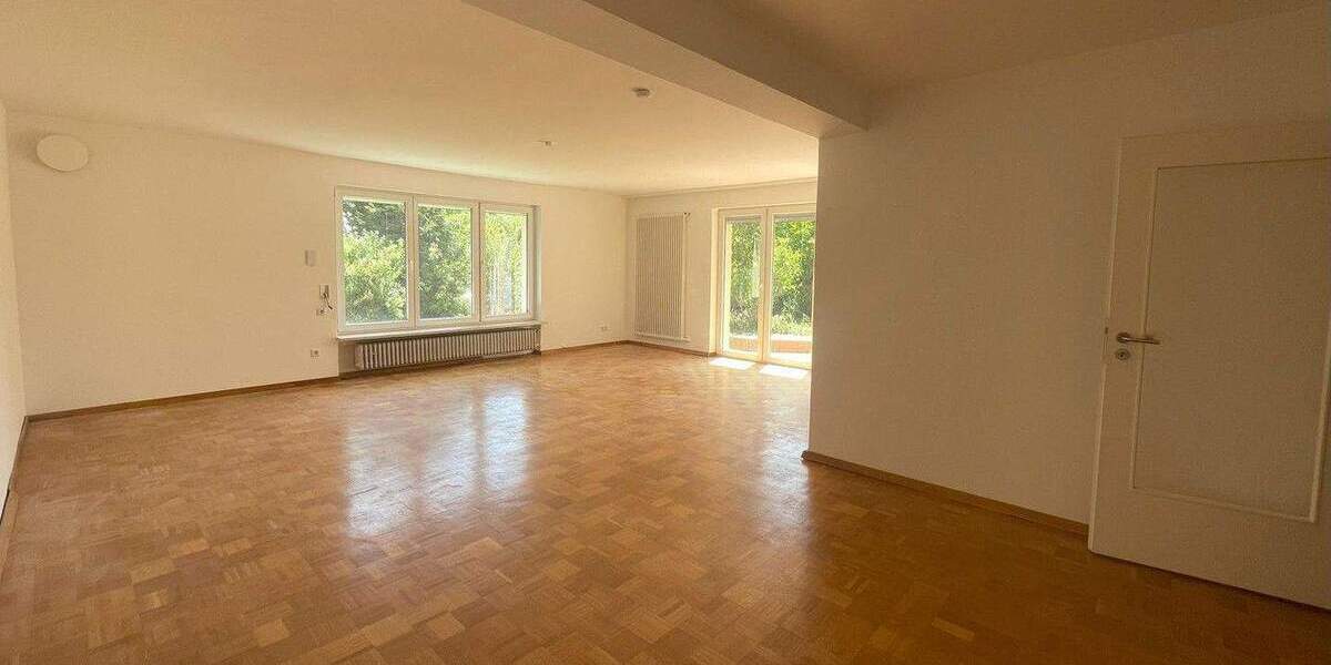 Gartenwohnung, frisch renoviert mit neuer Heiztechnik, 4+2 Zimmer 6 zimmer