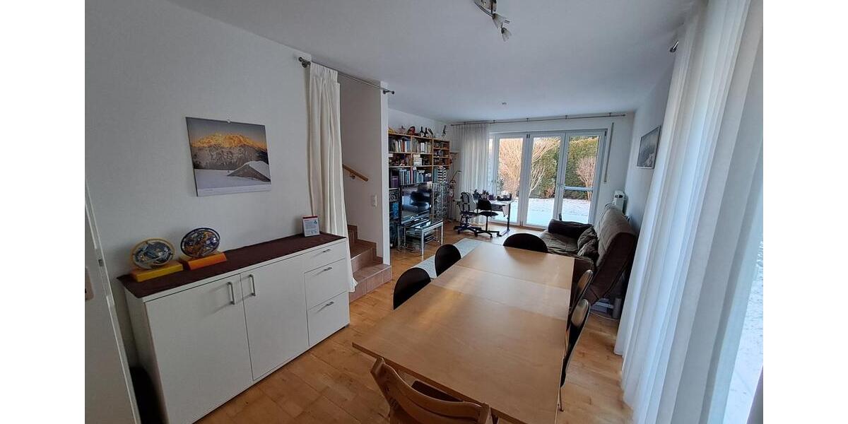 Wohnung mit Reihenendhaus-Charakter, PROVISIONSFREI 4 zimmer