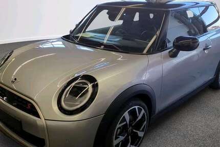 Mini Cooper S 2.323 km 32.205 &euro; München 80788