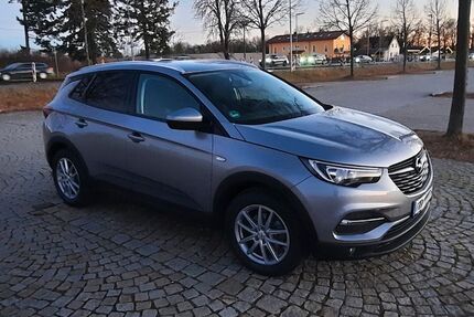 Opel Grandland (X) 95.699 km 11.900 € München 81827