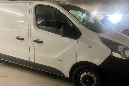 Opel Vivaro 189.000 km 8.499 &euro; München 81829