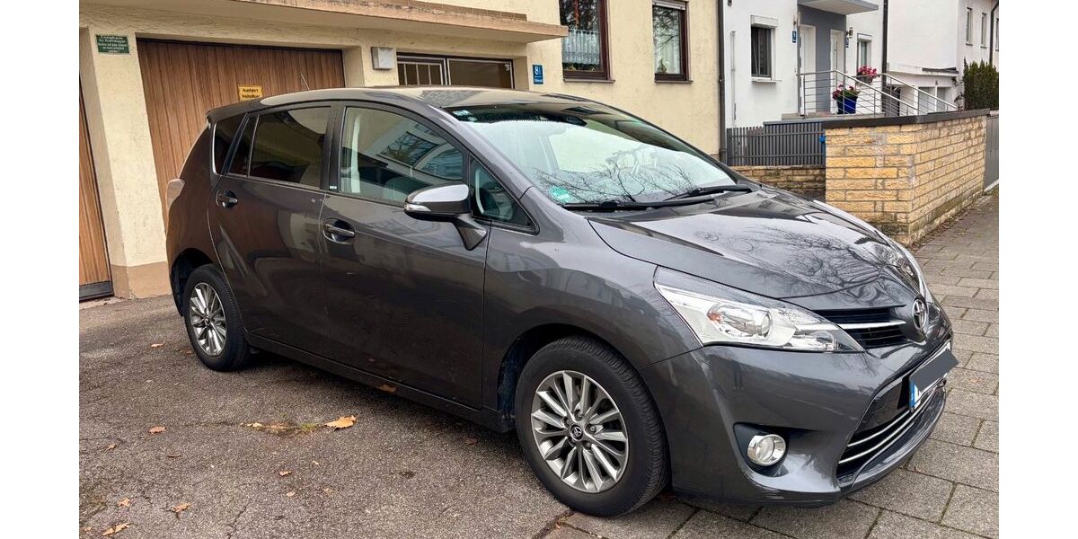 Toyota Verso 107.000 km 15.800 &euro; München 81375