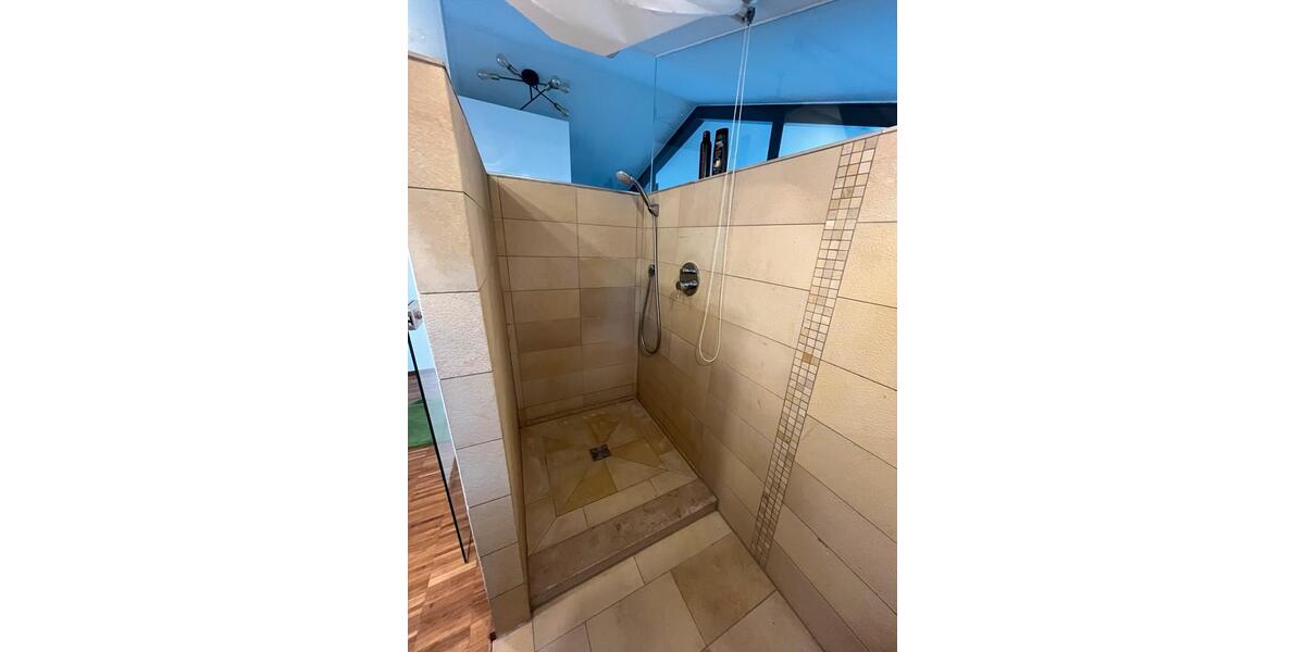 Schöne, helle Loftwohnung mit zwei Balkonen – 65 m² im 2. OG zimmer