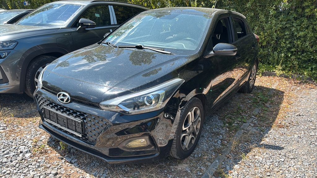 Hyundai i20 96.000 km 8.700 &euro; München 81243