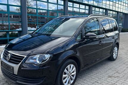 VW Touran 228.000 km 2.500 &euro; München 81827