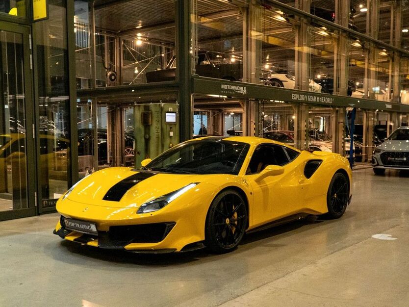 Ferrari 488 Pista 18.120 km 454.990 € München 80939