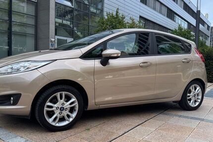 Ford Fiesta 84.000 km 6.900 &euro; München 80995