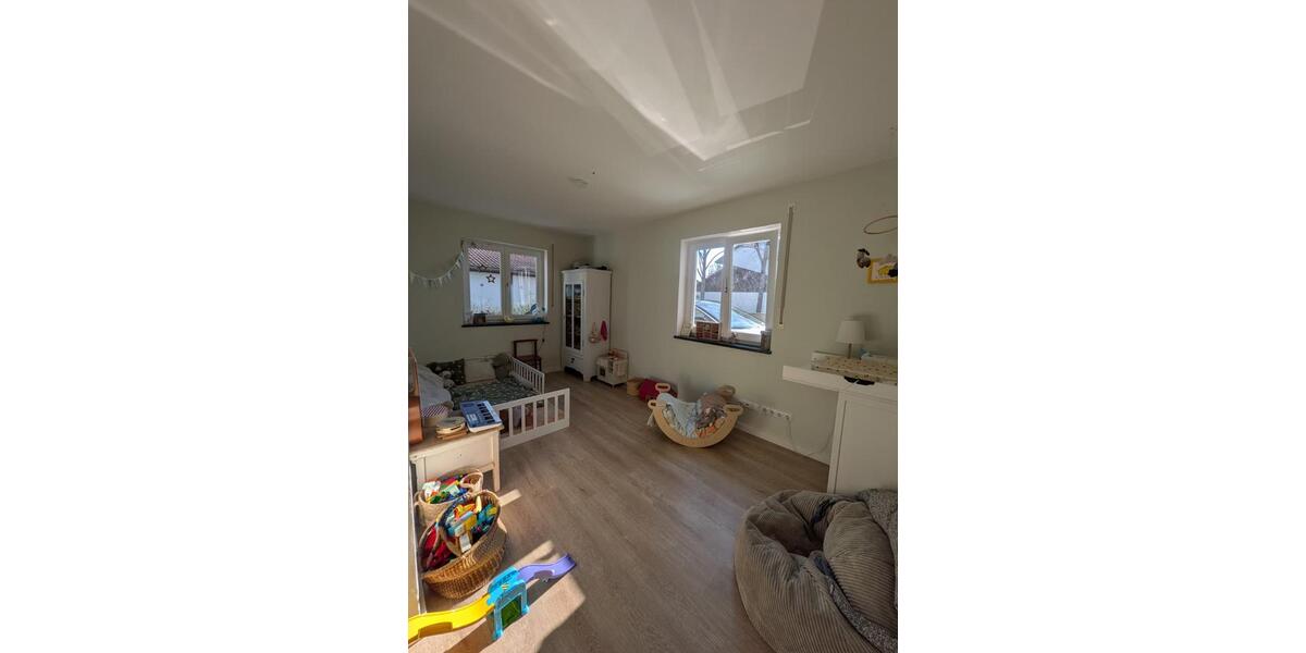 Erdgeschoßwohnung Unterhaching - 4 Zimmer, 130 m&sup2;, 2.600&euro; | Angebot:26272781