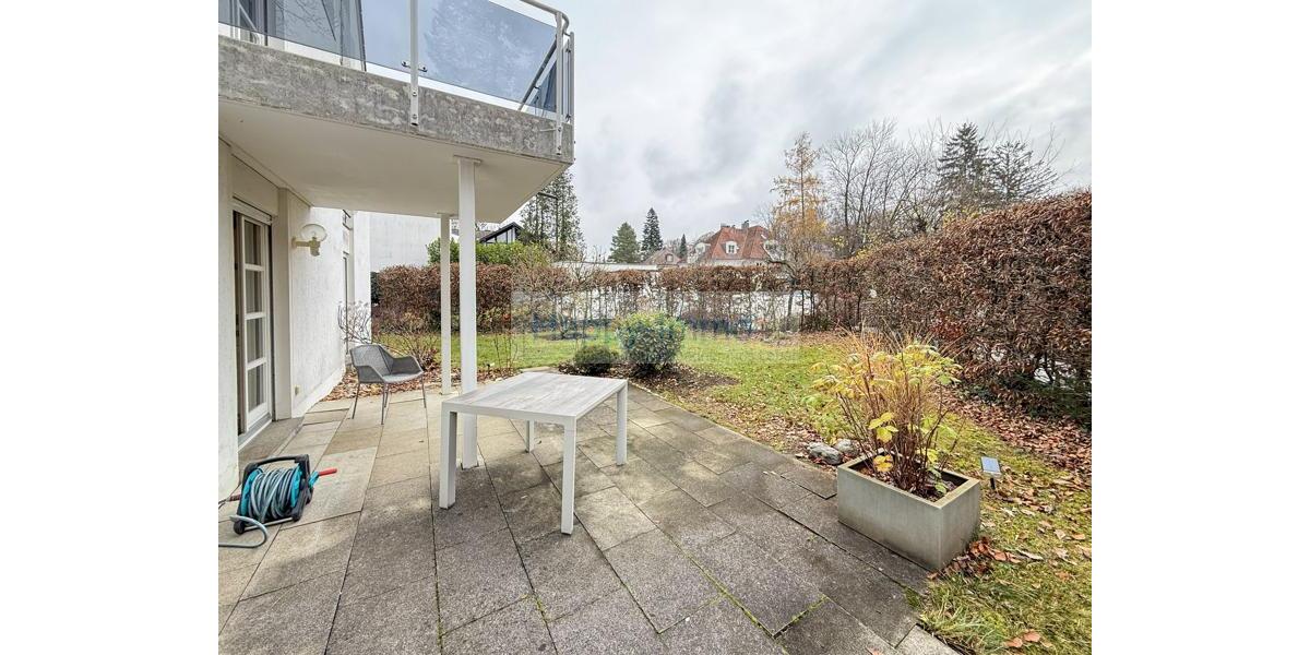 270 qm eigener Garten 2 Terrassen 2 Zimmerwhg EBK Duplex TG unten 2 zimmer