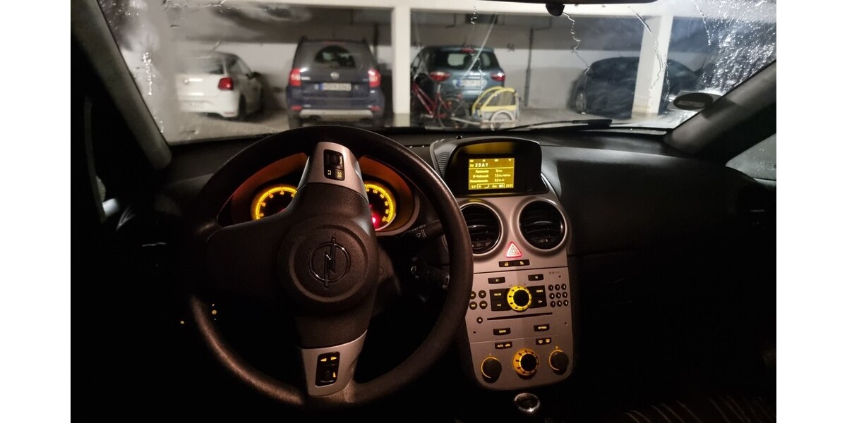 Opel Corsa D 135.000 km 2.999 &euro; MÜNCHEN 80313