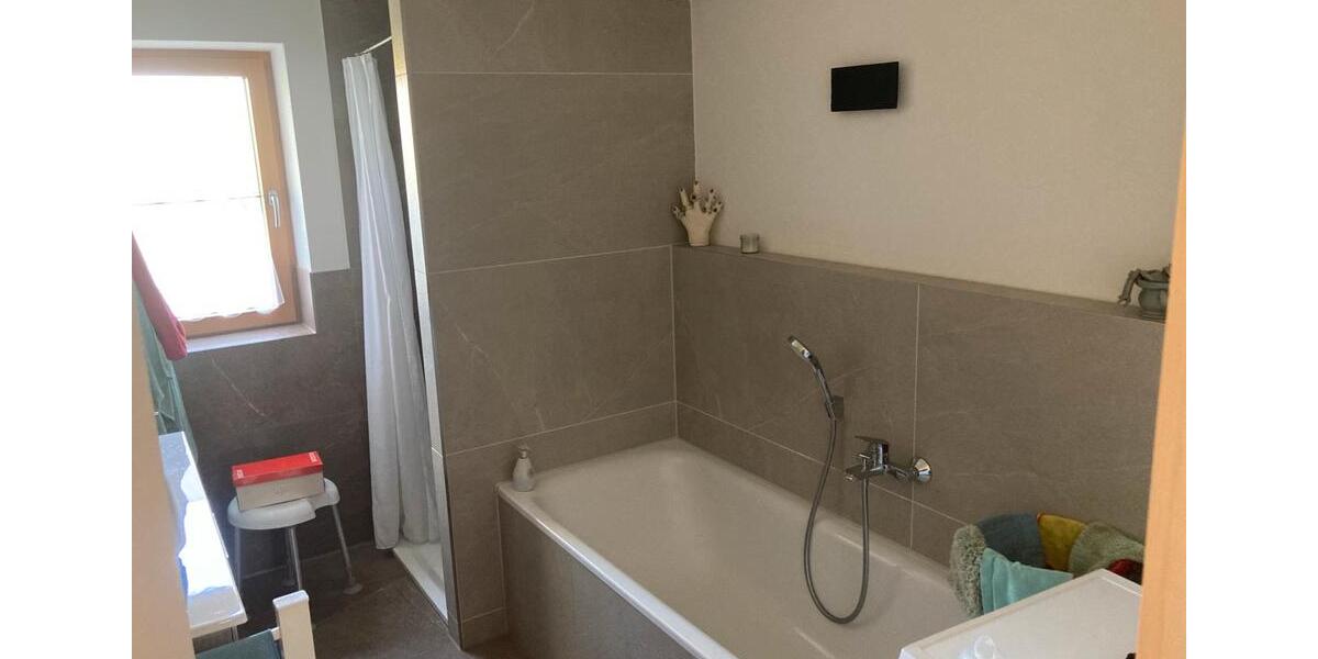 Erdgeschoßwohnung Erdweg - 4 Zimmer, 94 m&sup2;, 1.300&euro; | Angebot:26322539