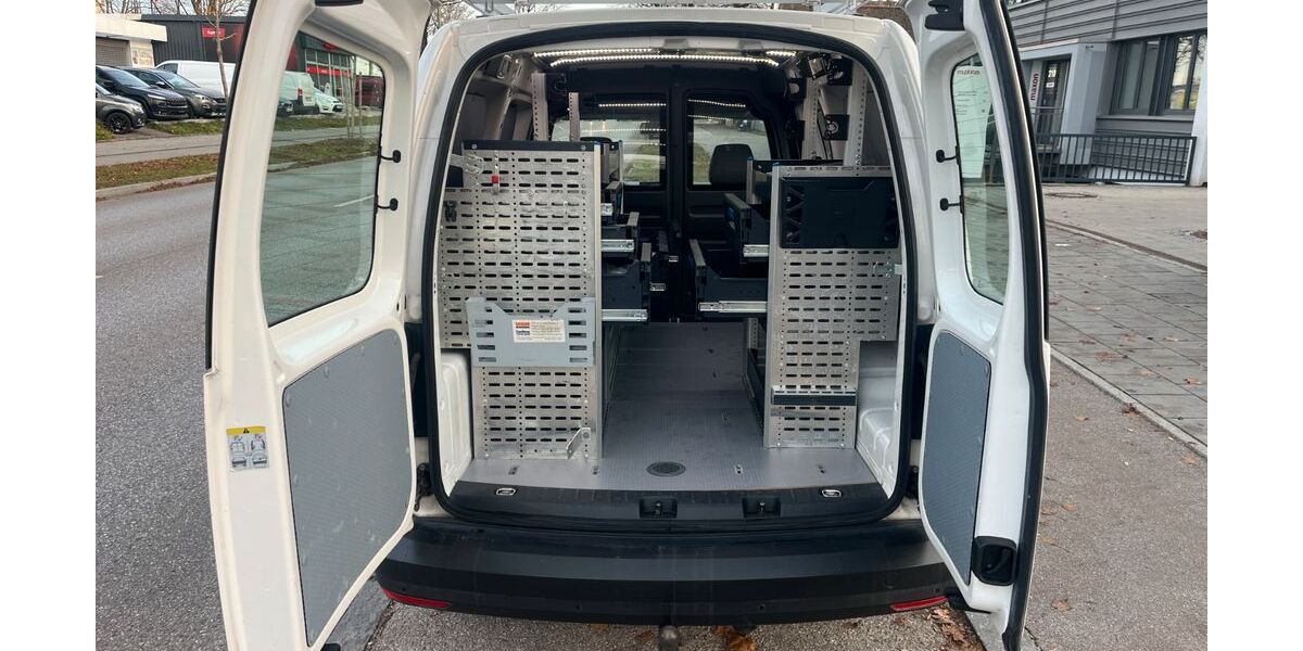 VW Caddy Maxi 99.984 km 19.990 &euro; München 81825