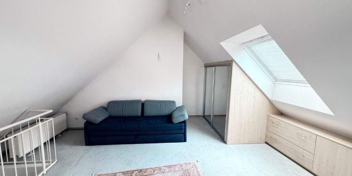 WEIGERT: Ansprechende, gehobene Doppelhaushälfte mit Doppelgarage in ruhiger Lage in Eichenau 5 zimmer