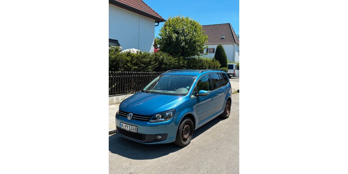 VW Touran 114.700 km 9.800 &euro; München 81377