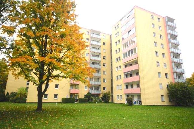 Bezugsfreie, lichtdurchflutete 2-Zimmer-Wohnung in ruhiger und begehrter Lage nahe Olympiaeinkaufszentrum! 2 zimmer