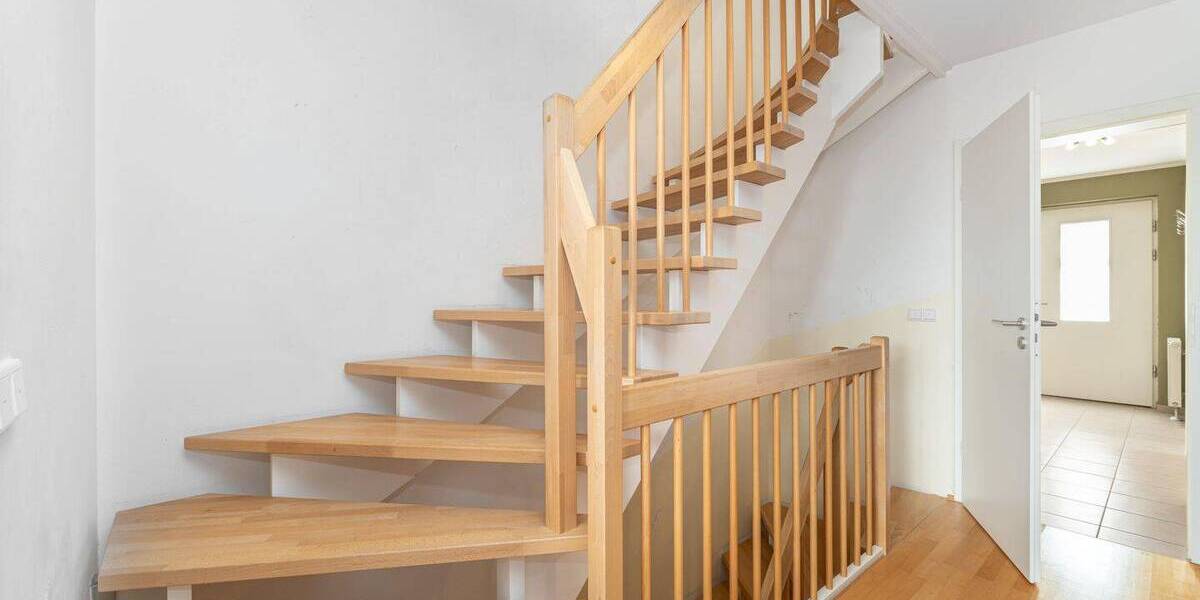 Reihenmittelhaus München Trudering-Riem - 6 Zimmer, 110 m&sup2;, 595.000&euro; | Angebot:26276688