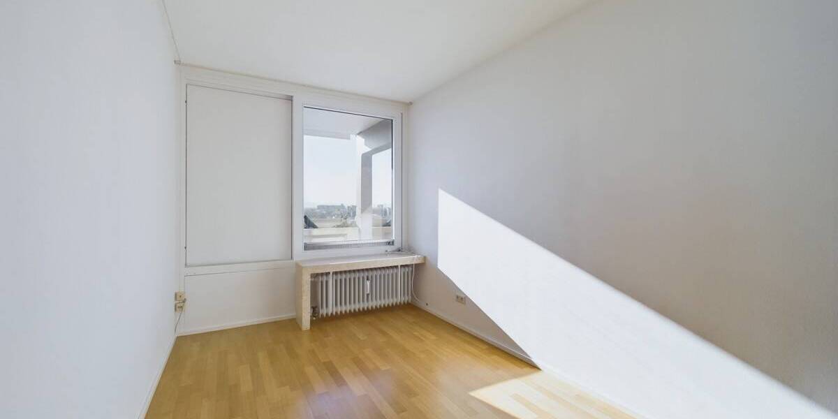 Etagenwohnung München Bogenhausen - 3 Zimmer, 93 m&sup2;, 2.200&euro; | Angebot:26487108