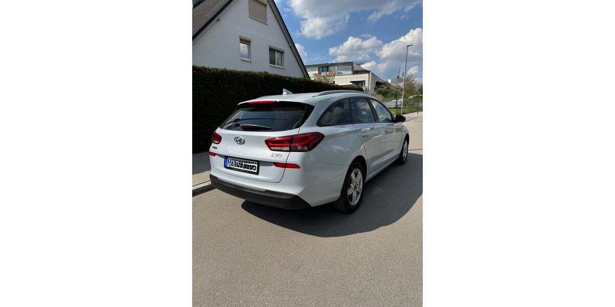 Hyundai i30 121.000 km 10.999 &euro; München 80999