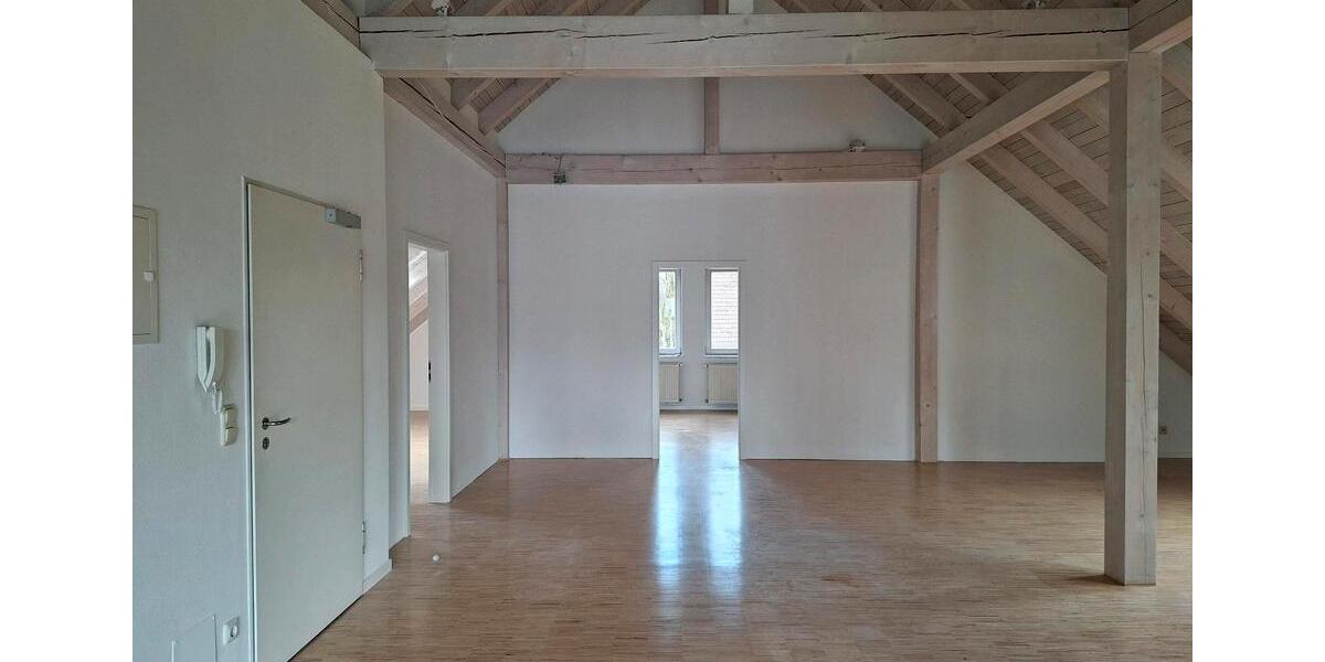 Dachgeschoßwohnung München Sendling-Westpark - 3 Zimmer, 125 m&sup2;, 2.200&euro; | Angebot:26300360