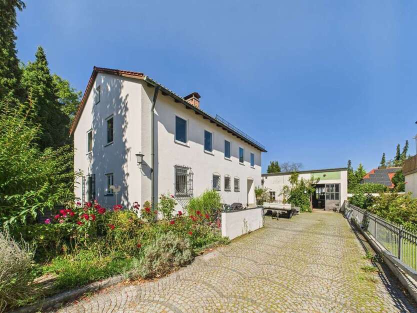 Haus zum Kaufen in München 1.249.000 € 250 m² 11 zimmer