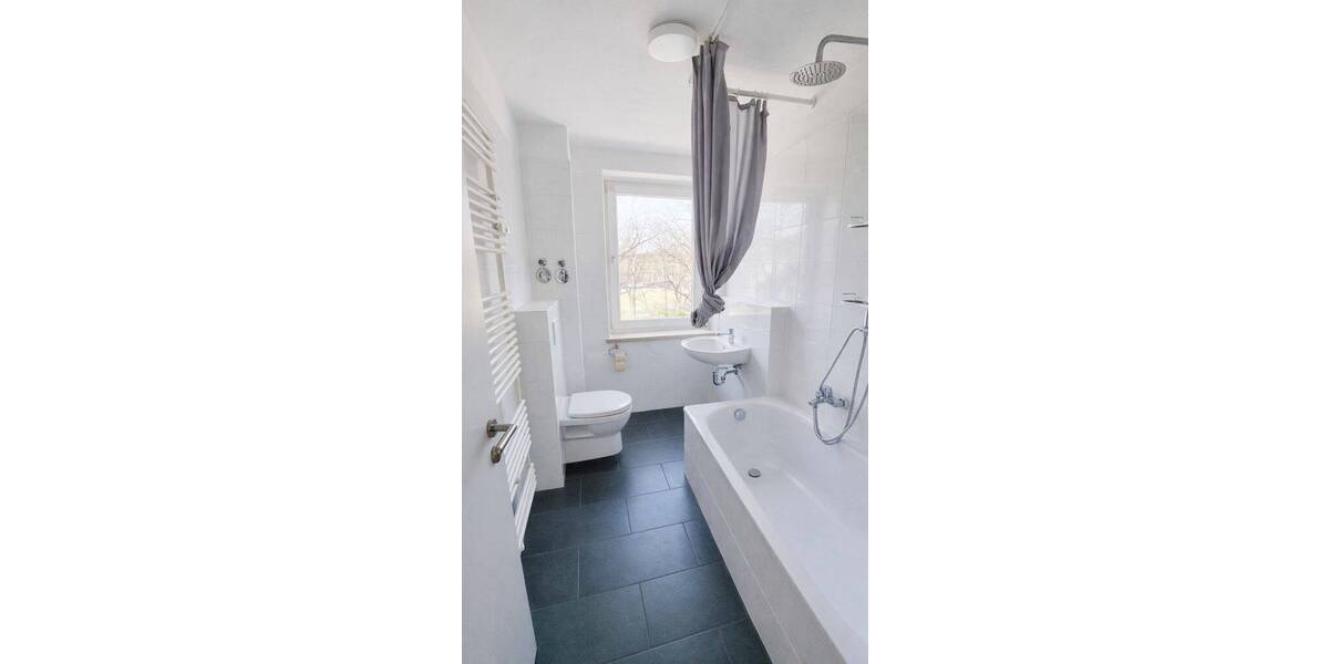 Etagenwohnung München Neuhausen-Nymphenburg - 3 Zimmer, 80 m&sup2;, 1.450&euro; | Angebot:25695624