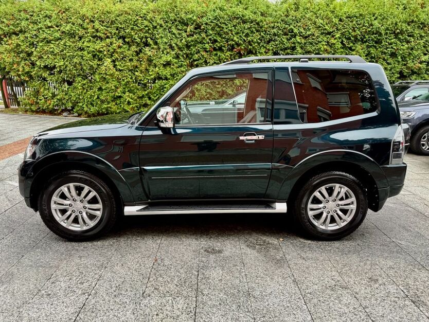 Mitsubishi Pajero 75.000 km 39.980 € München 81827