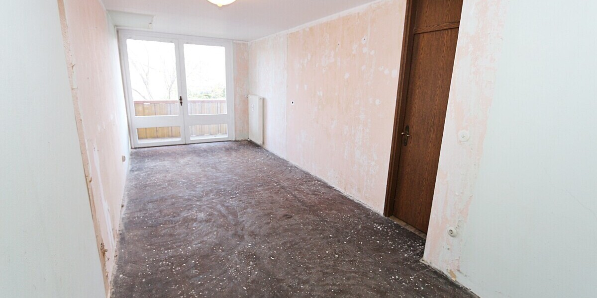 * im Dornröschenschlaf * 2-Zimmer-Wohnung * 2 sonnige Balkone * 1 Stellplatz * renovierungsbedürftig - Etagenwohnung Germering | Angebot:26287723