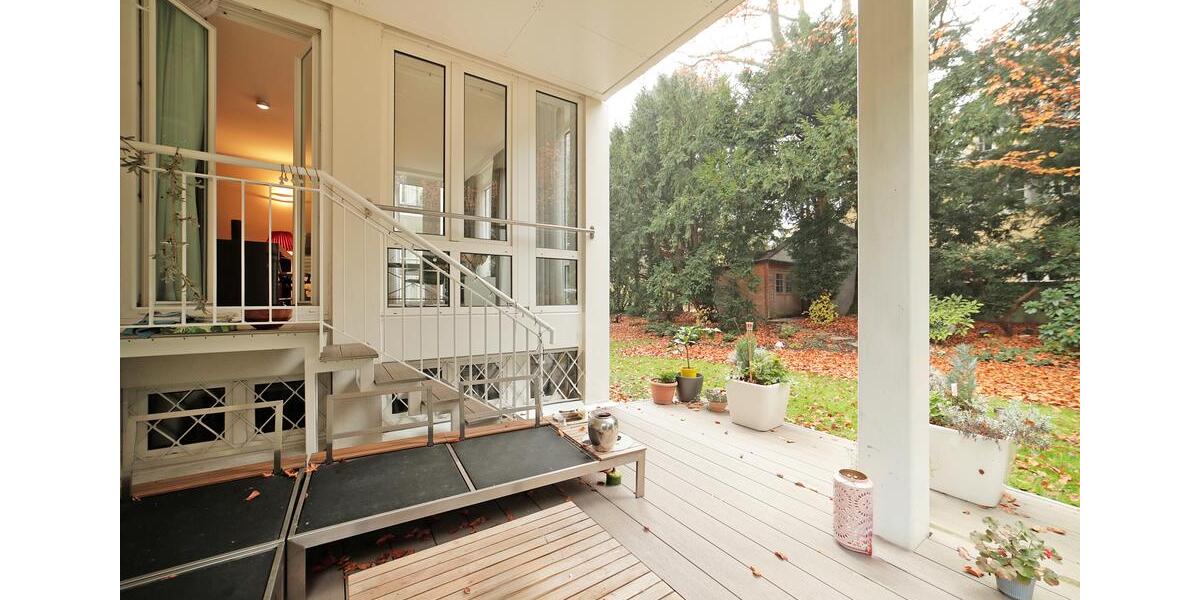 Luxuriöse 4-Zi-Maisonette-Whg (ca. 145 m² EG + ca. 75 m² im Souterrain) direkt am Englischen Garten! 4 zimmer