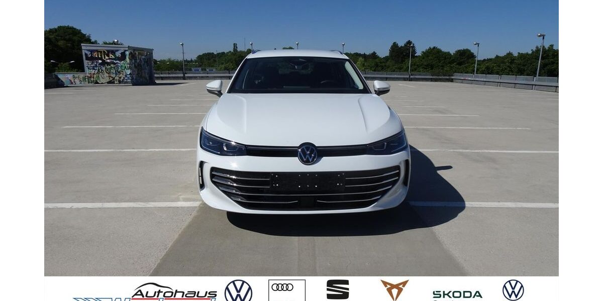 VW Passat Variant 2.500 km 45.900 &euro; München 80686