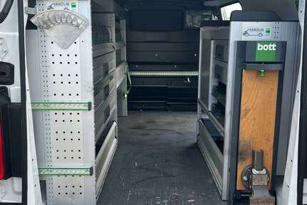 Peugeot Expert 124.891 km 16.990 &euro; München 81825