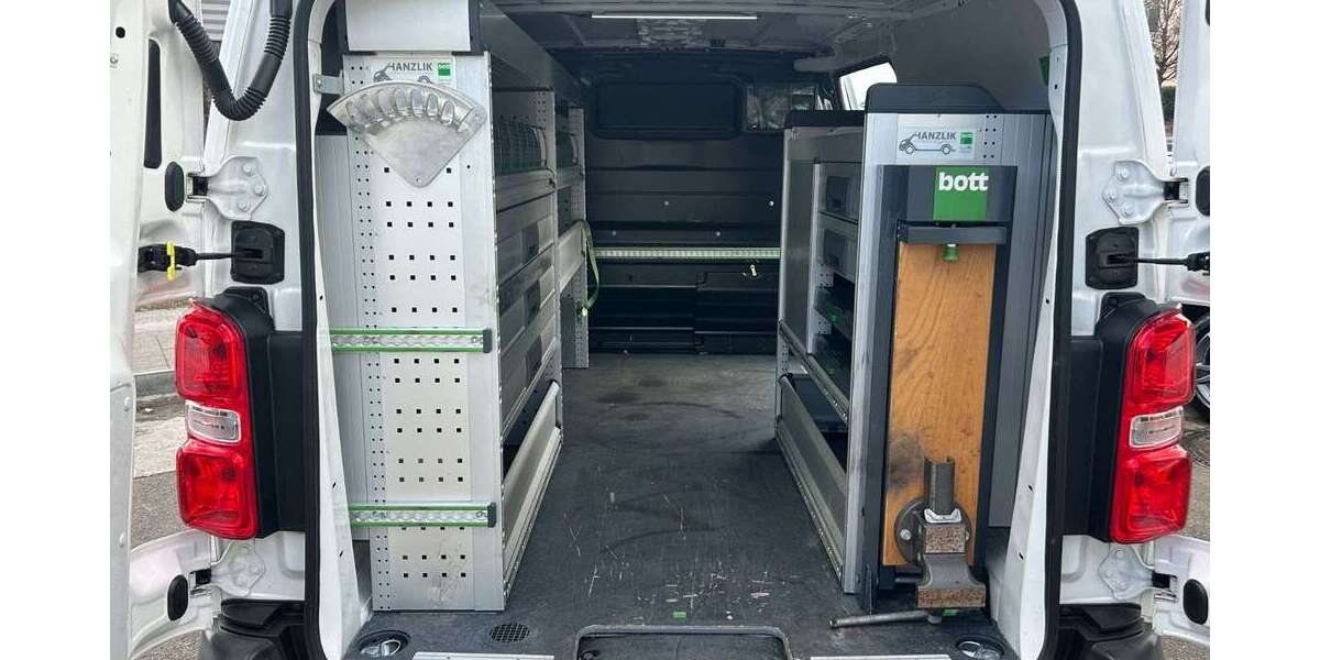 Peugeot Expert 124.891 km 16.990 &euro; München 81825