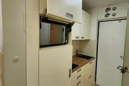 schöne sanierte vollmöblierte 1-Zi.Whg. mit EBK in Uninähe zimmer