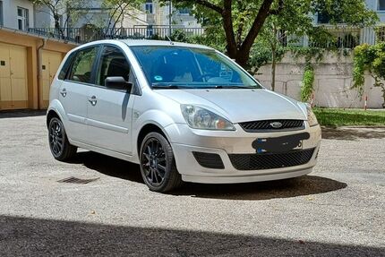 Ford Fiesta 124.300 km 4.199 &euro; München 80801
