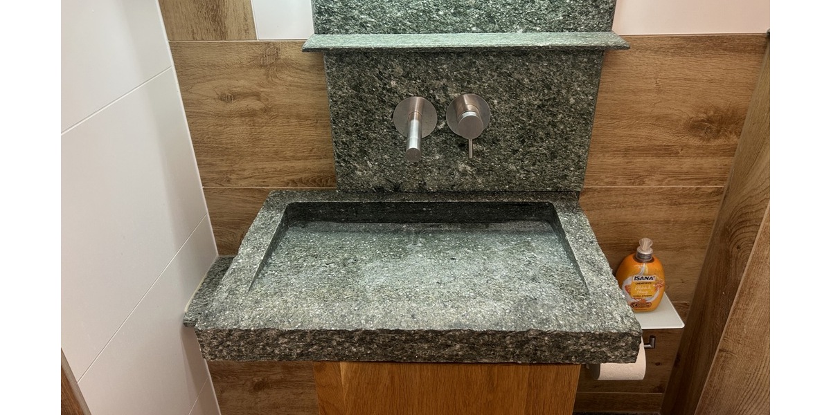 Bestlage Universität, aussergewöhnliche Sanierung und Innenausstattung 2 zimmer